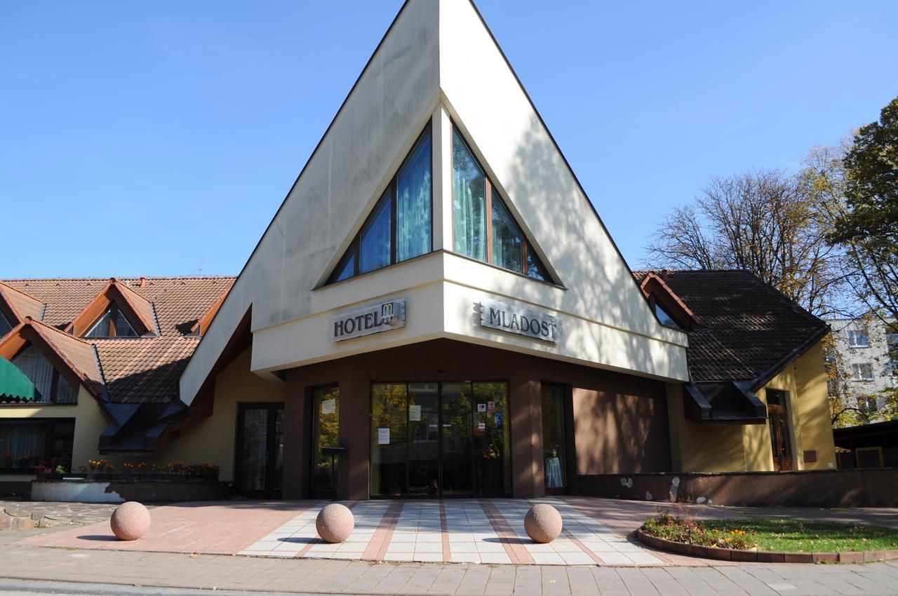 Hotel Mladost Lipany Exterior photo