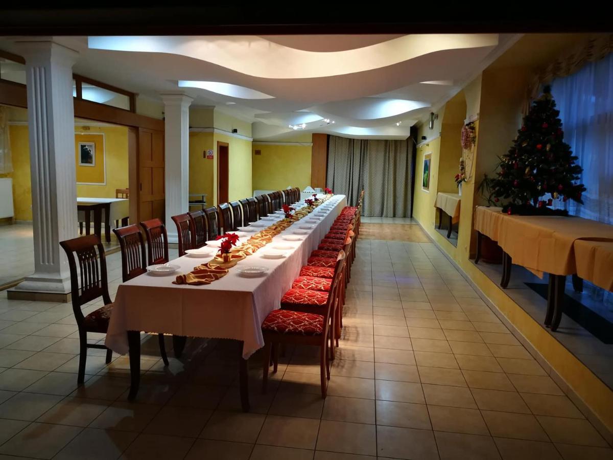 Hotel Mladost Lipany Exterior photo